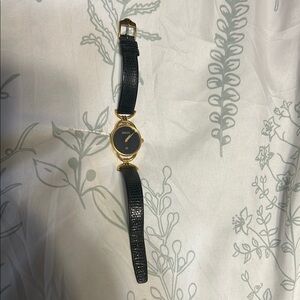 Vintage Gucci Black and Gold Leather Strap Watch